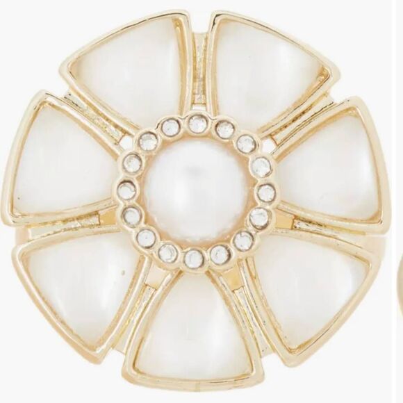 NWT Covet Faux Pearl and Cubic Zirconia Flower Cocktail Ring, Size 5, Gold/White - Picture 2 of 4